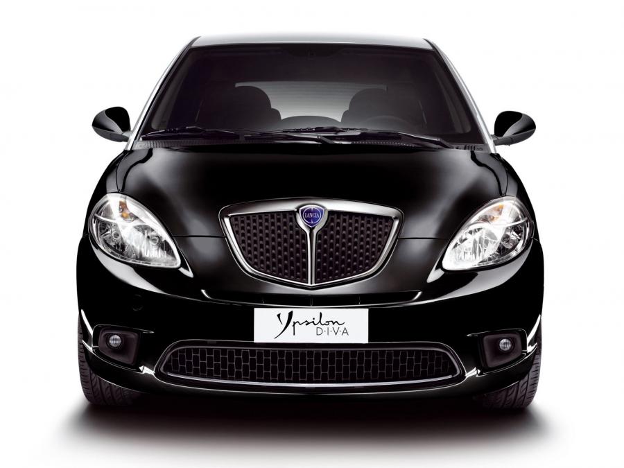  Lancia Ypsilon Diva Collection 2010 года  (фото 2 из 2)